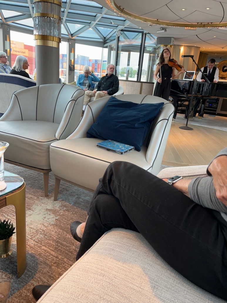 River cruise entertainment