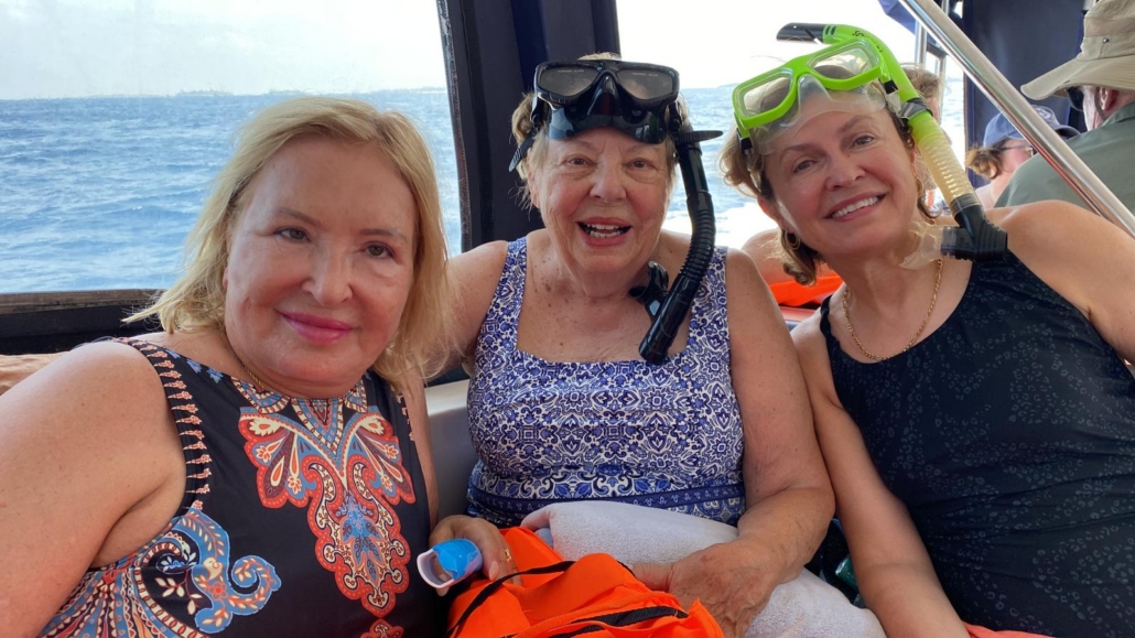 Winnie snorkles the Maldives